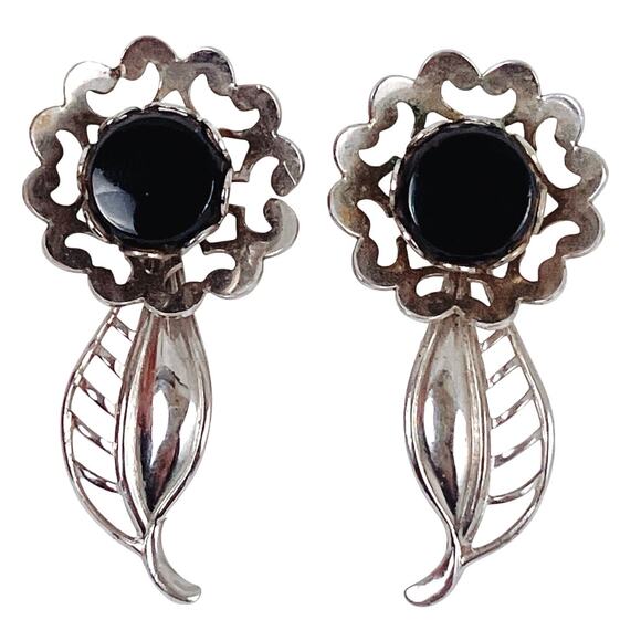 Vintage Mid Century Silver Tone Black Glass Floral Southwest Screw Back Earrings - Picture 1 of 11